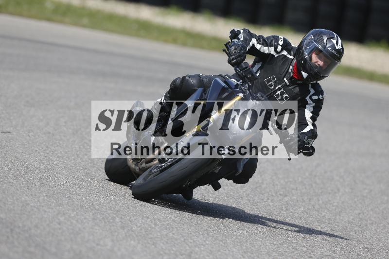 /Archiv-2025/09 22.04.2025 Cornu Master School ADR/rot-rouge/12